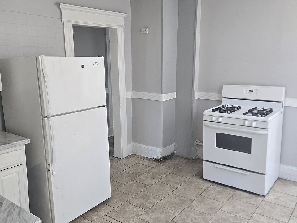 2nd image of 80 Lounsbury Ave #2