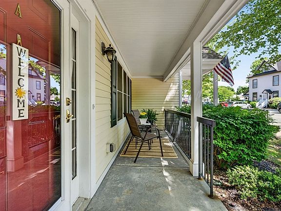 2nd image of 21 Maple St Unit A