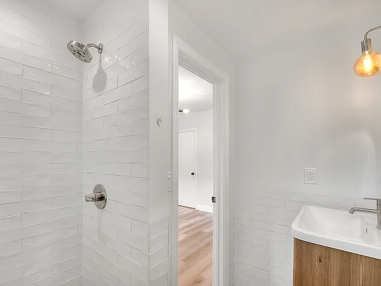 2830 S Sepulveda — Photo 18