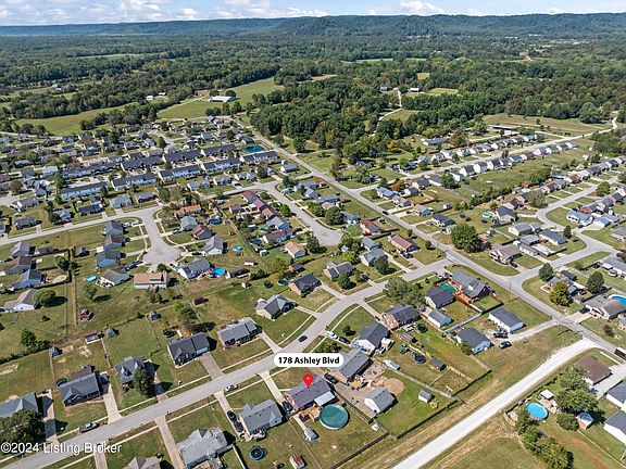 4th image of 178 Ashley Blvd