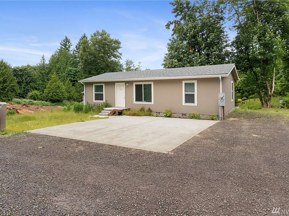 Like new 3 Bedroom rambler on 1/4 lot