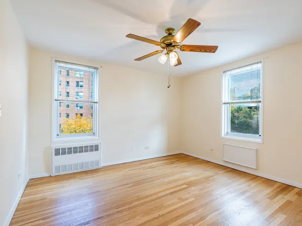 2390 Palisade Avenue image 10 of 24