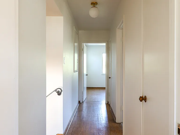 7 Ramona Ave — Photo 11