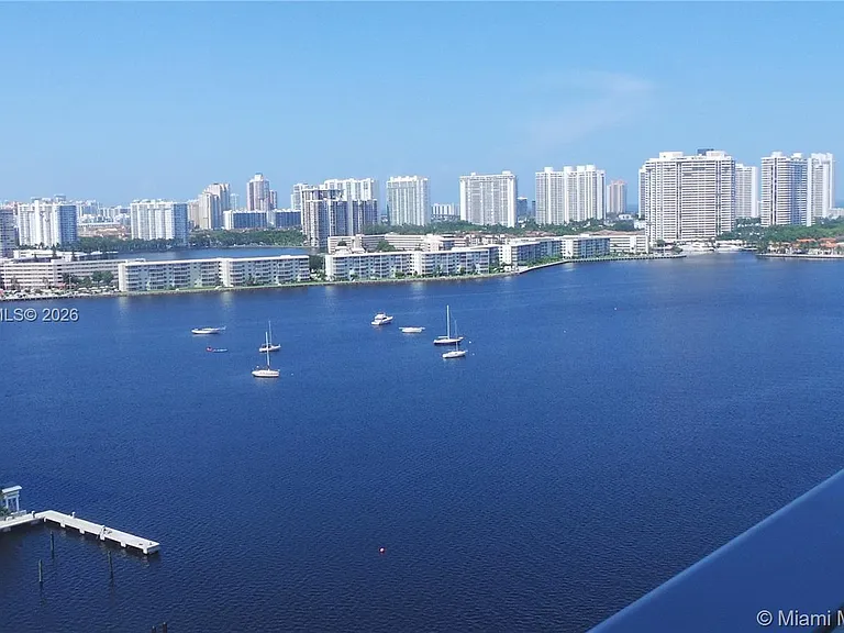17111 N Biscayne Blvd #1703 — Photo 47