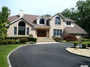 361 Half Hollow Rd, Dix Hills, NY 11746