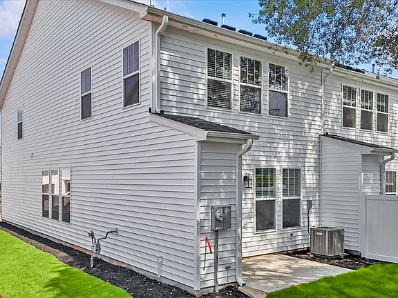 4th image of 514 Harebell Way