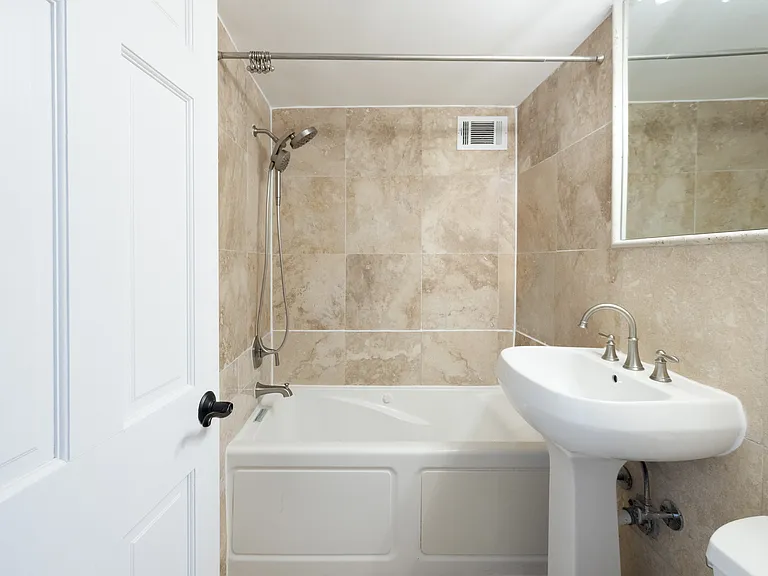3901 Tunlaw Rd NW #204-1 — Photo 11