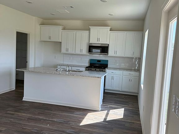 Kitchen with center island