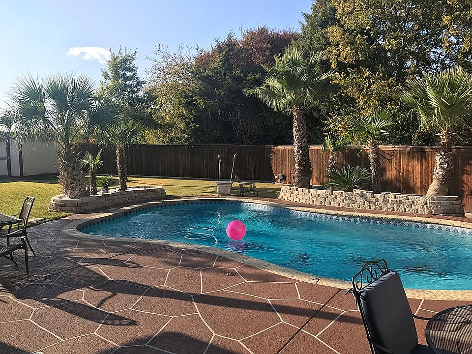 1st image of 811 Creekstone Dr