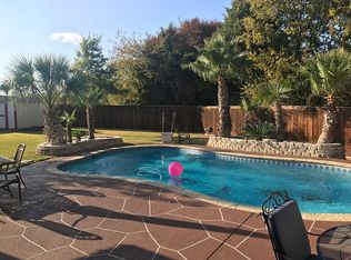 811 Creekstone Dr, Cedar Hill, TX 75104