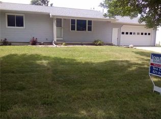 313 Burger Ln, Fairfax, IA 52228