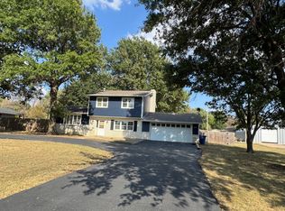 612 S Westview Dr, Chanute, KS 66720