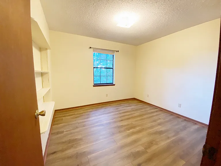 front bedroom (2)