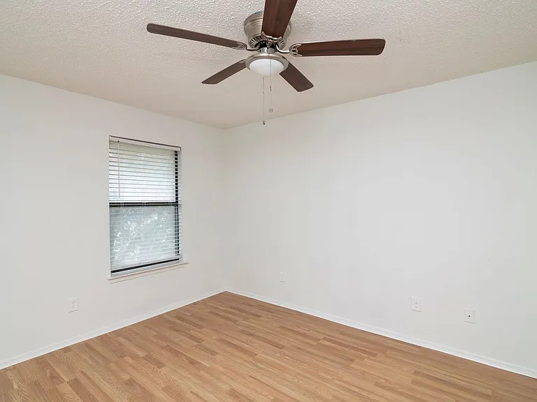 East Landing Townhomes — Photo 20