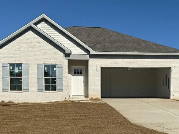 124 Edgewood Trl, Headland, AL 36345