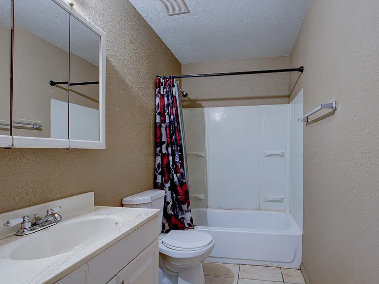 9631 N 12th Ave #201 — Photo 12