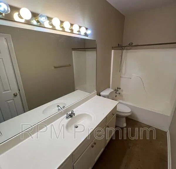 5557 Arialo Dr — Photo 27