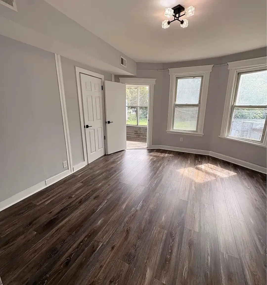 3 bed, $2,300 — Photo 3