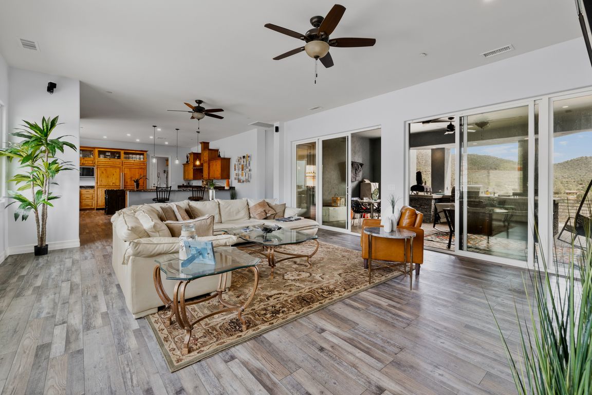 next background image