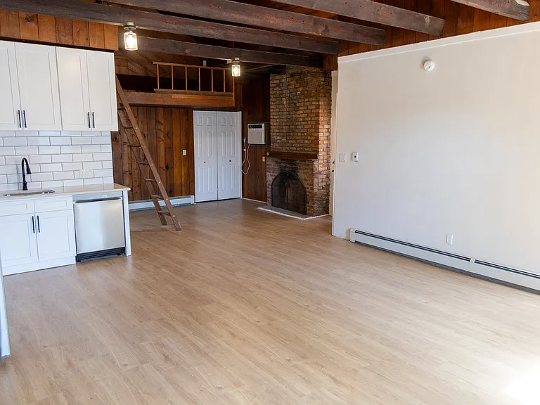 11 Jefferson St #2A — Photo 4