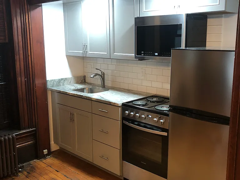 53 2nd St #4 — Photo 4