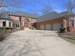 85 Muirfield Cir, Wheaton, IL 60189