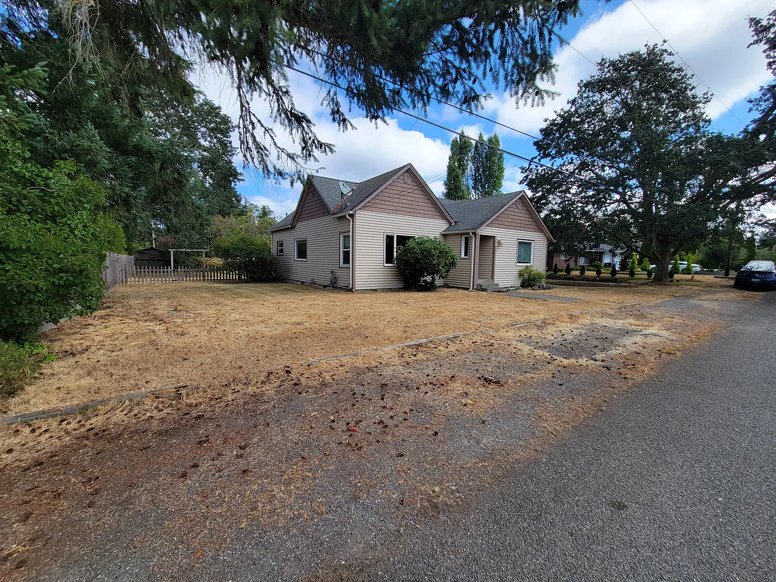 4 bed, 1.5 bath, 1647 sqft, $2,495 — Photo 2