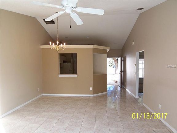 5th image of 335 Wellesly Dr