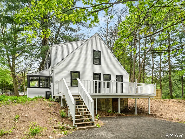 1335 Wolf Hill Rd — Photo 4