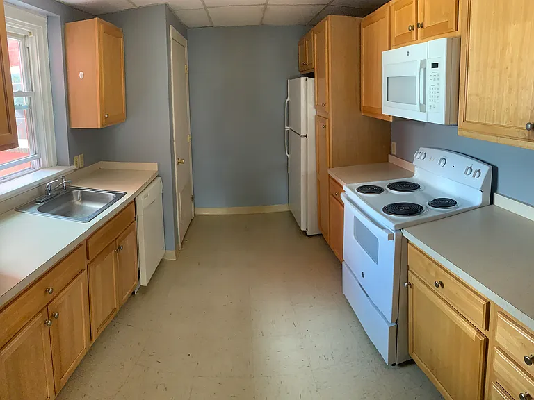 336 E Lincoln Highway — Photo 36