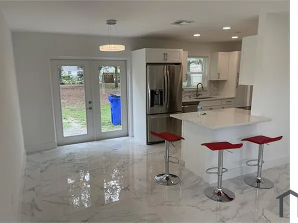 372 NW 4th Ct, Deerfield Beach, FL 33441