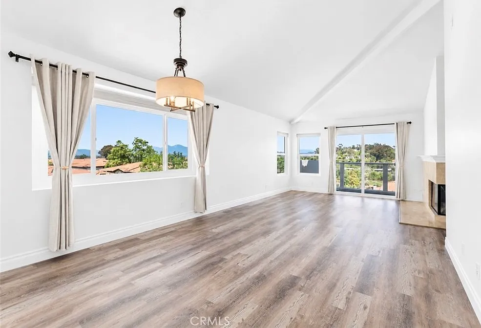 2 bed, 1053 sqft, $3,800 — Photo 4