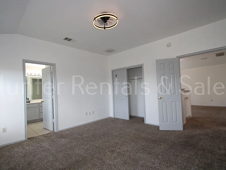 4910 Donegal Bay Ct — Photo 15