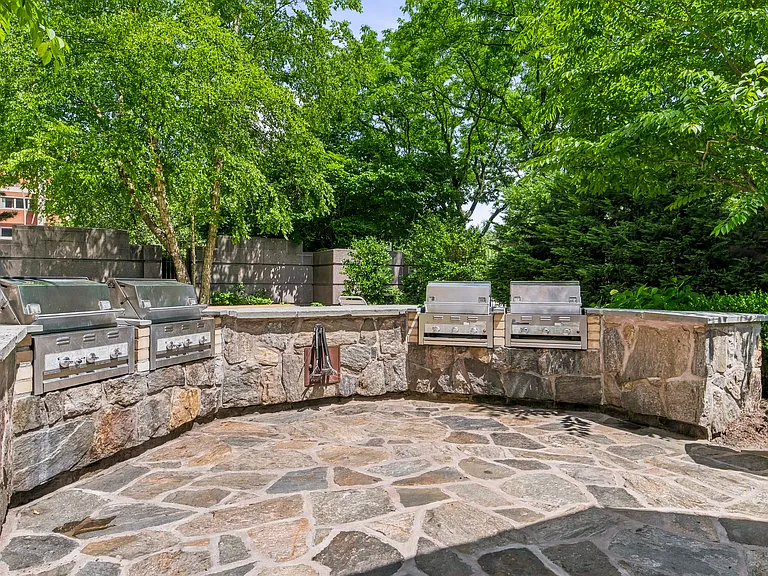 4 Martine Ave #707 — Photo 47