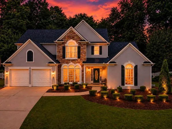 725 Wood Rose Ct, Alpharetta, GA 30005