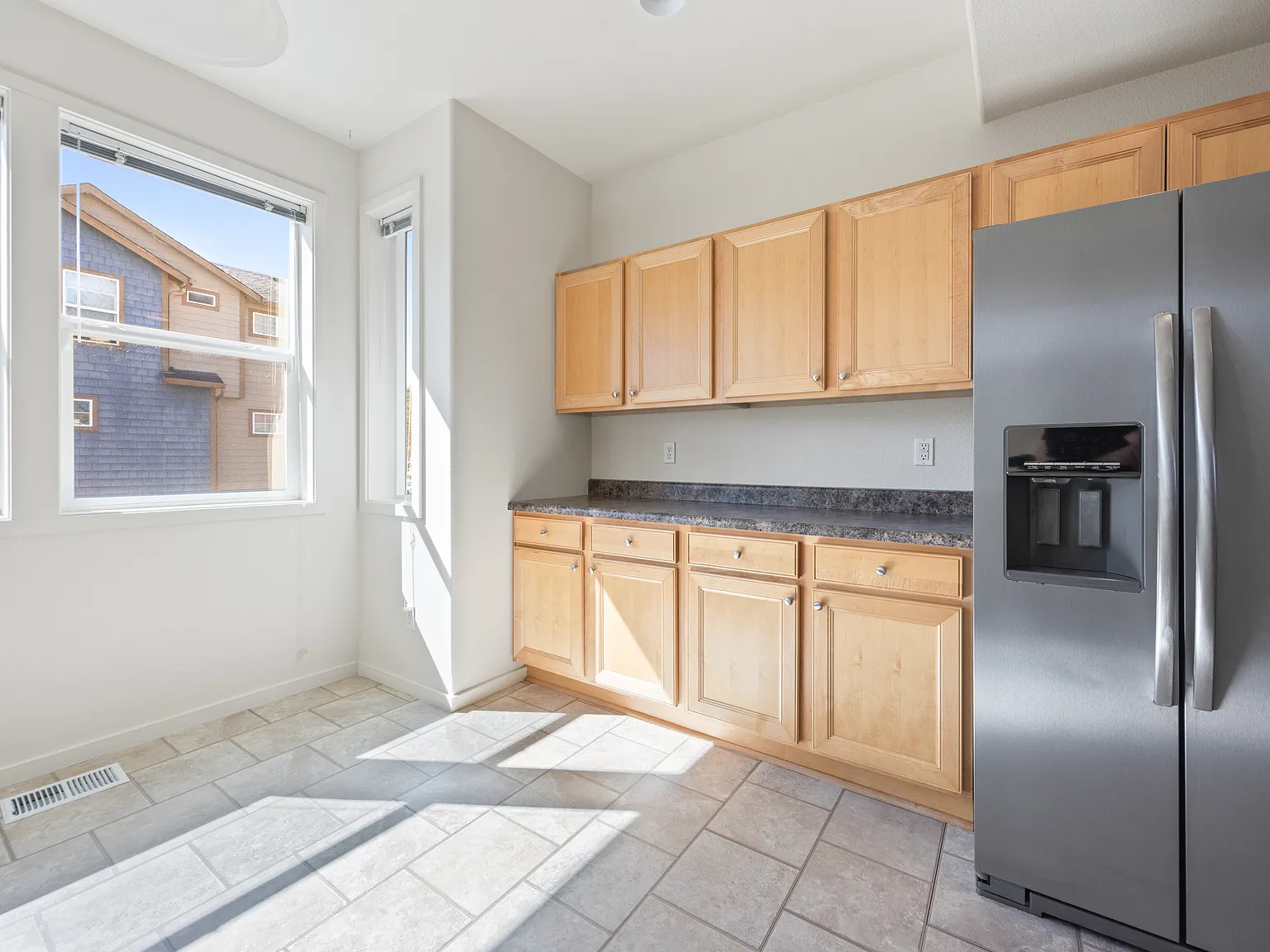 2 bed, 2.5 bath, 1802 sqft, $2,250 — Photo 4
