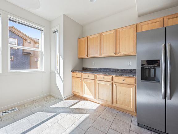 4th image of 475 SE 35th St Unit C15