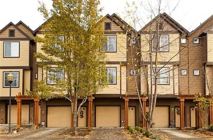 Private 2 bedroom Townhouse close to Nike — Photo 1