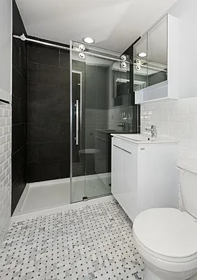 Rented by REZI | media 19