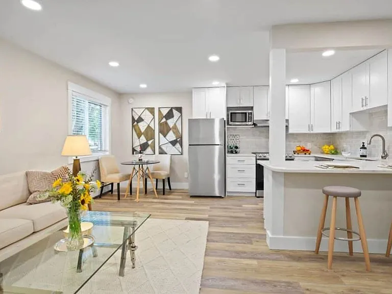 3527 Nottingham Ct #4 — Photo 7