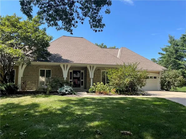 11115 Briar Dr, Leawood, KS 66211