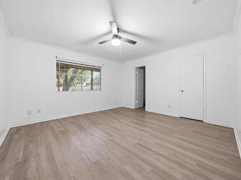 1913 Denfield Dr — Photo 13