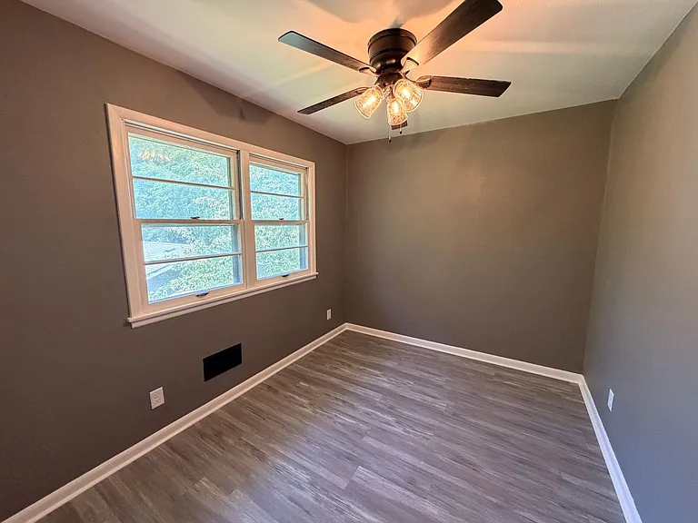 3615 Kennedy Dr — Photo 7