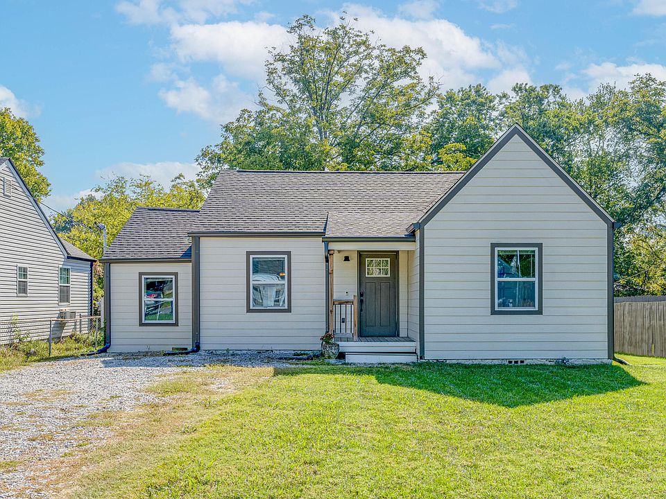 1st image of 204 N Lovell Ave