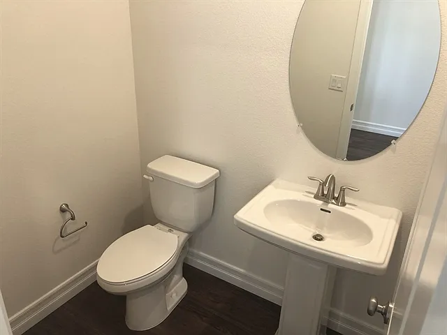 5872 Petronius St — Photo 7