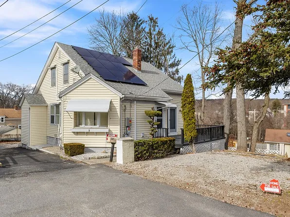 32 Cottage St, Johnston, RI 02919