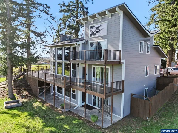 9915 Marquam Cir, Molalla, OR 97038