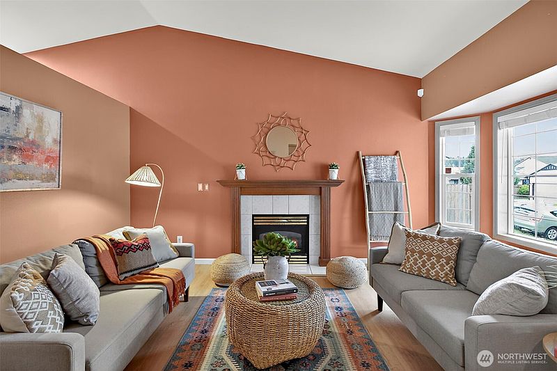 4th image of 8409 201st Street E