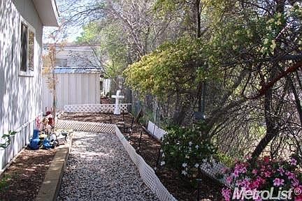 5th image of 1627 Spruce Ct #125