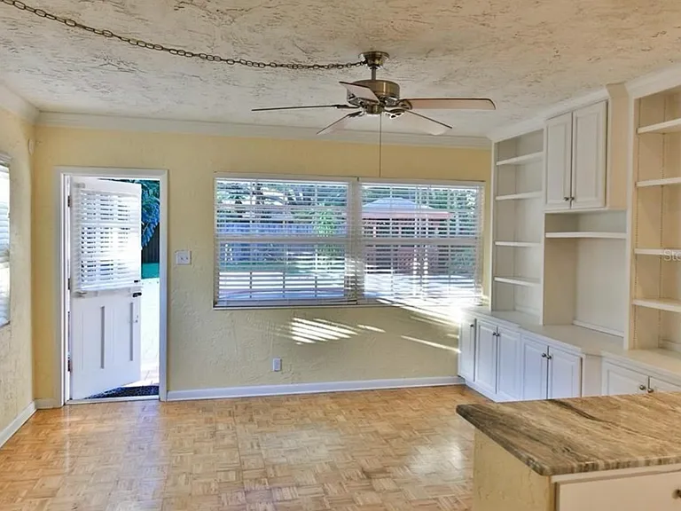 3925 W Bay View Ave — Photo 2